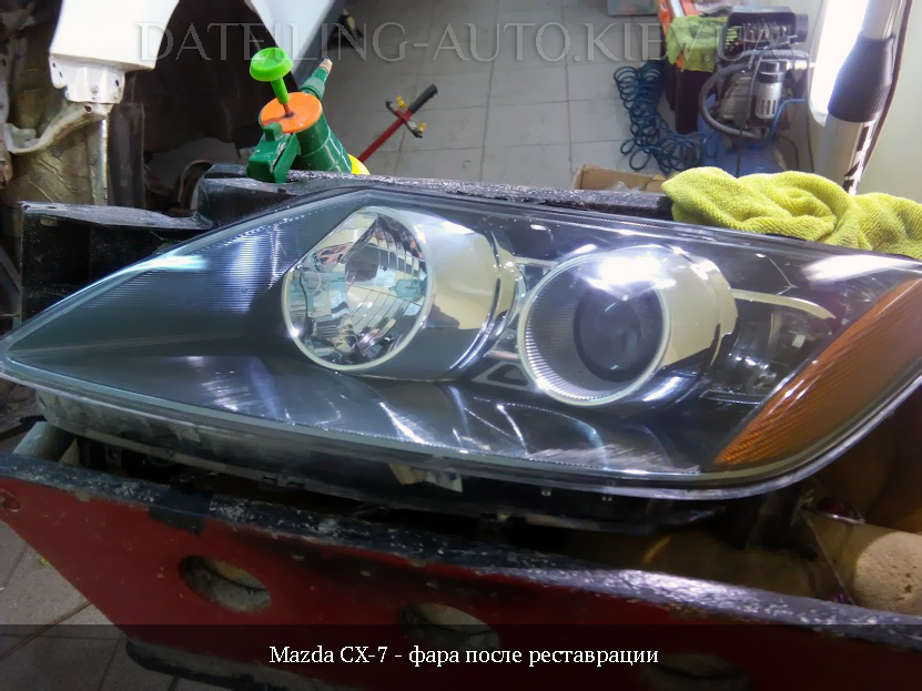 Mazda CX-7 — фара після відновлення