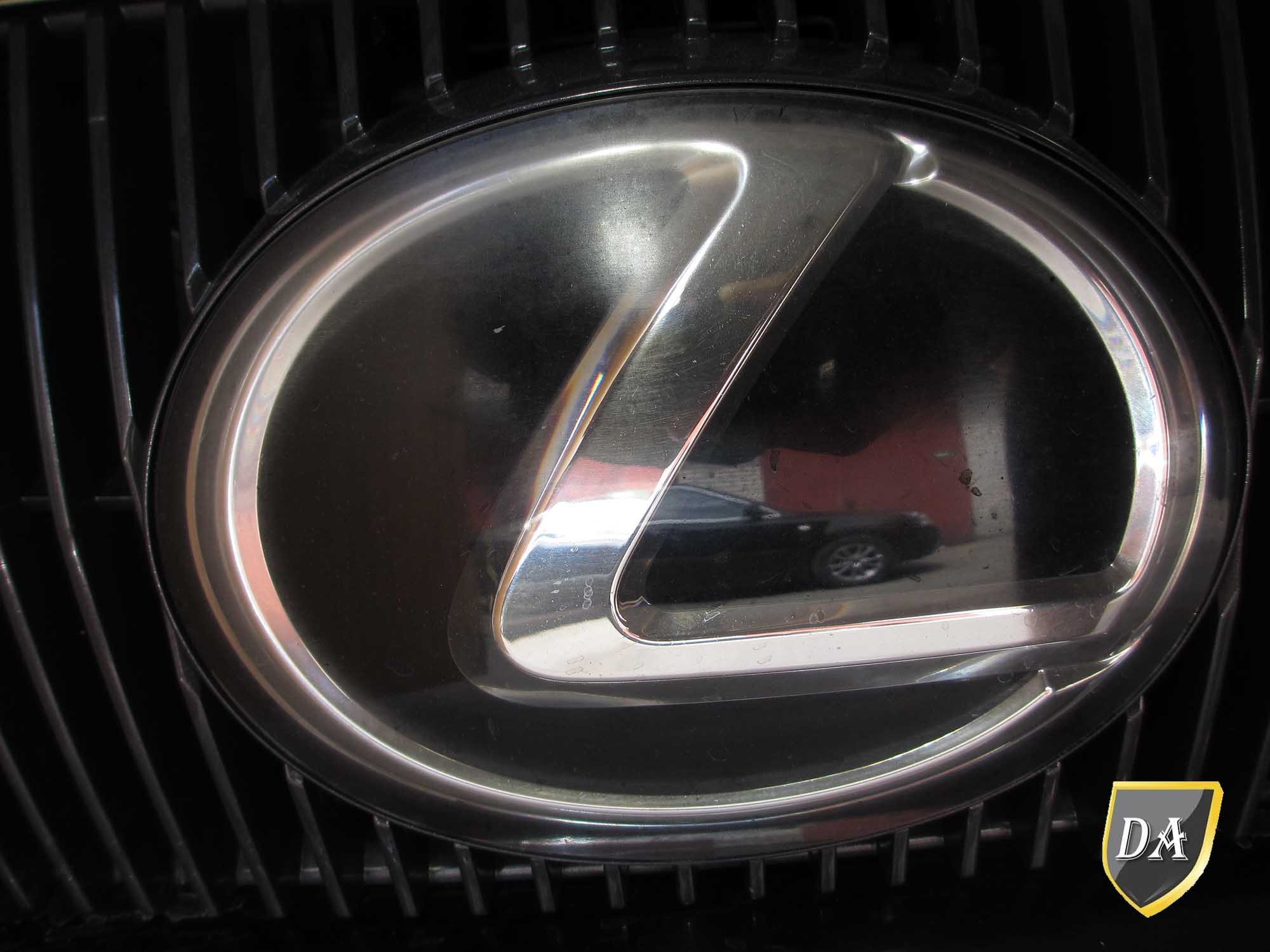 Значок Lexus до поліровки